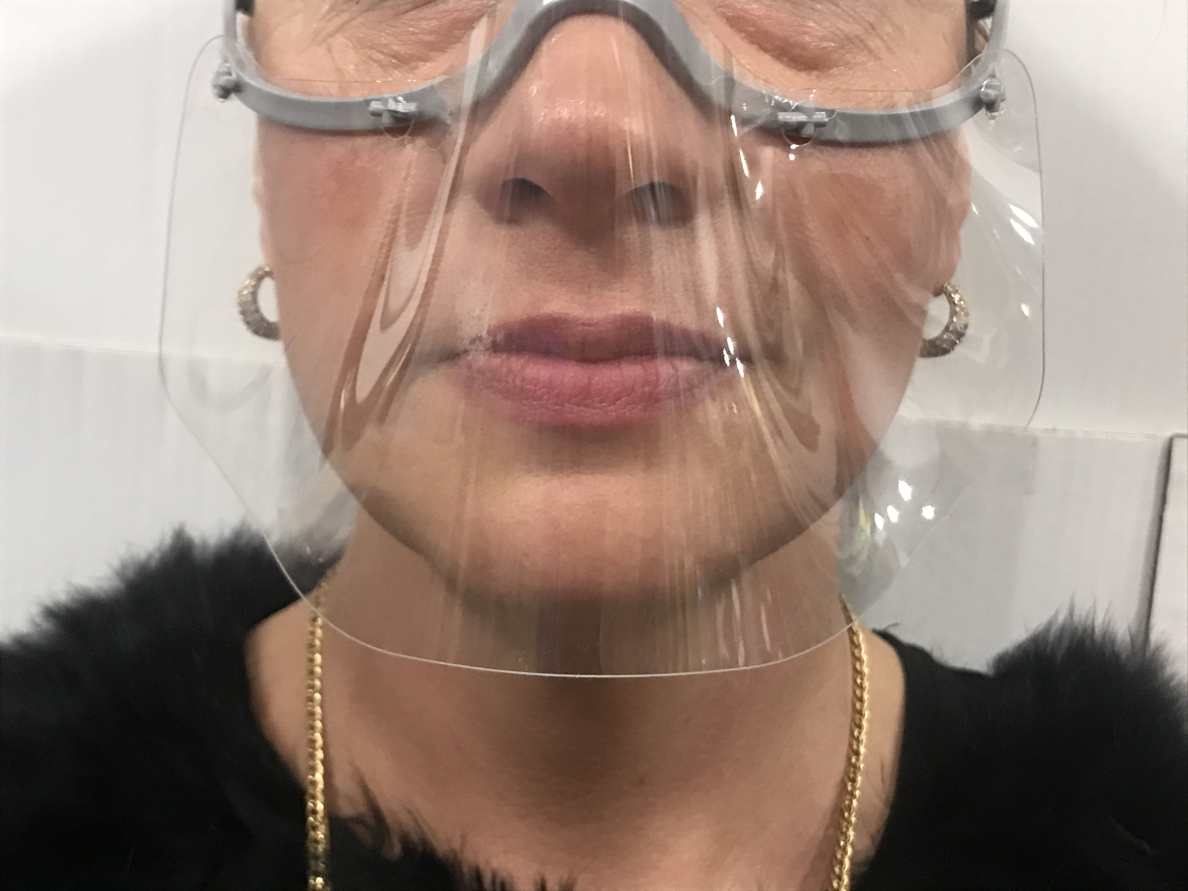 Akcija!!! Ērta sejas aizsardzības maska - vairogs (īpaši piemērota tiem, kam ir brilles). Viegli elpot!